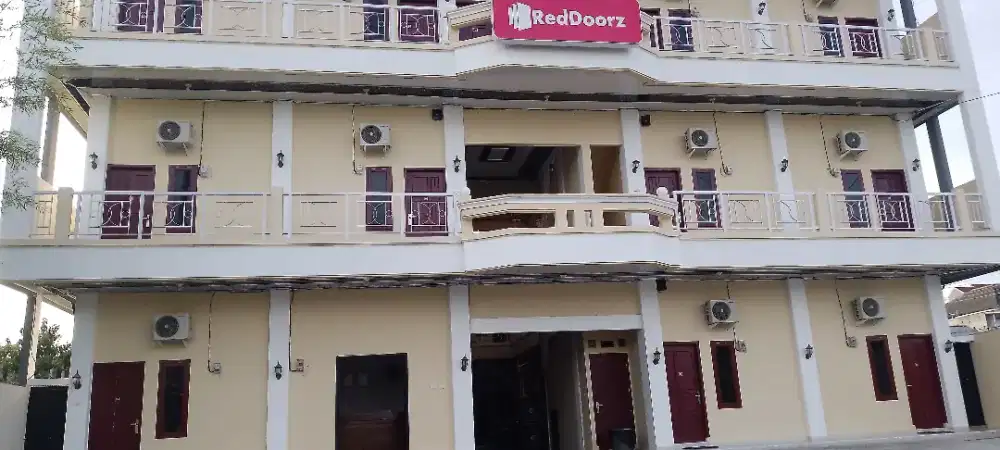 Housekeeping & Petugas Loundry hostel