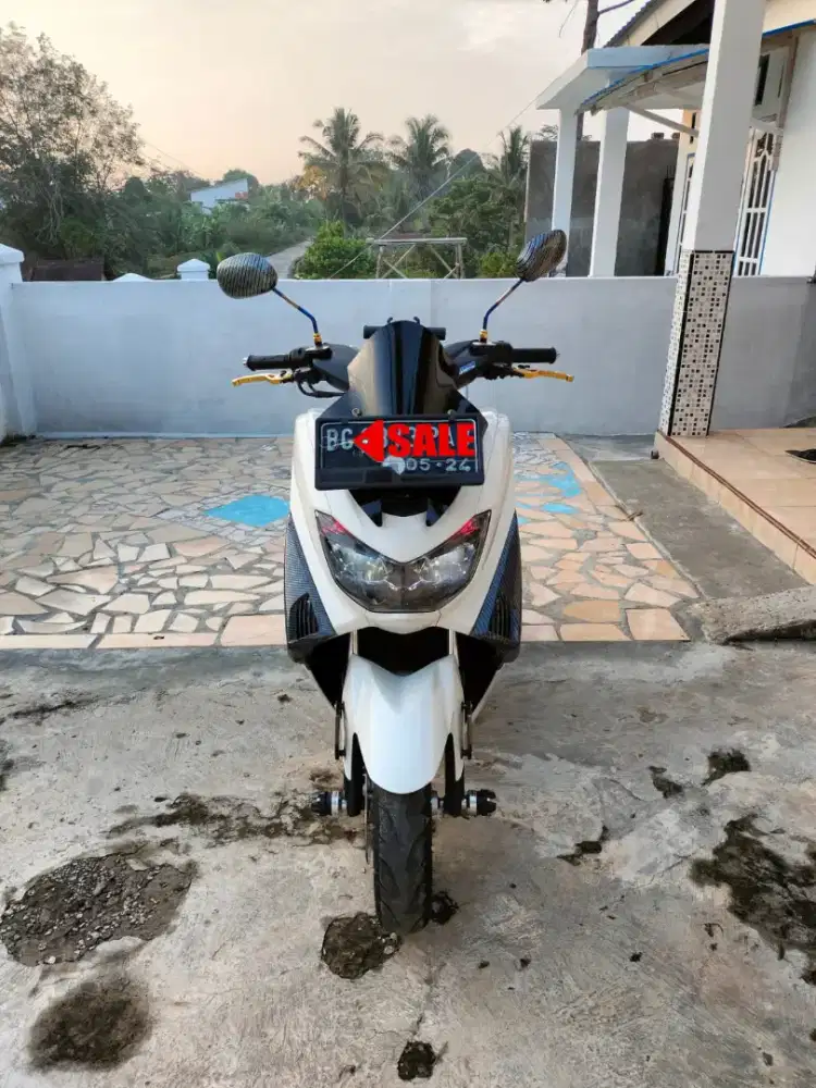Nmax putih 2019