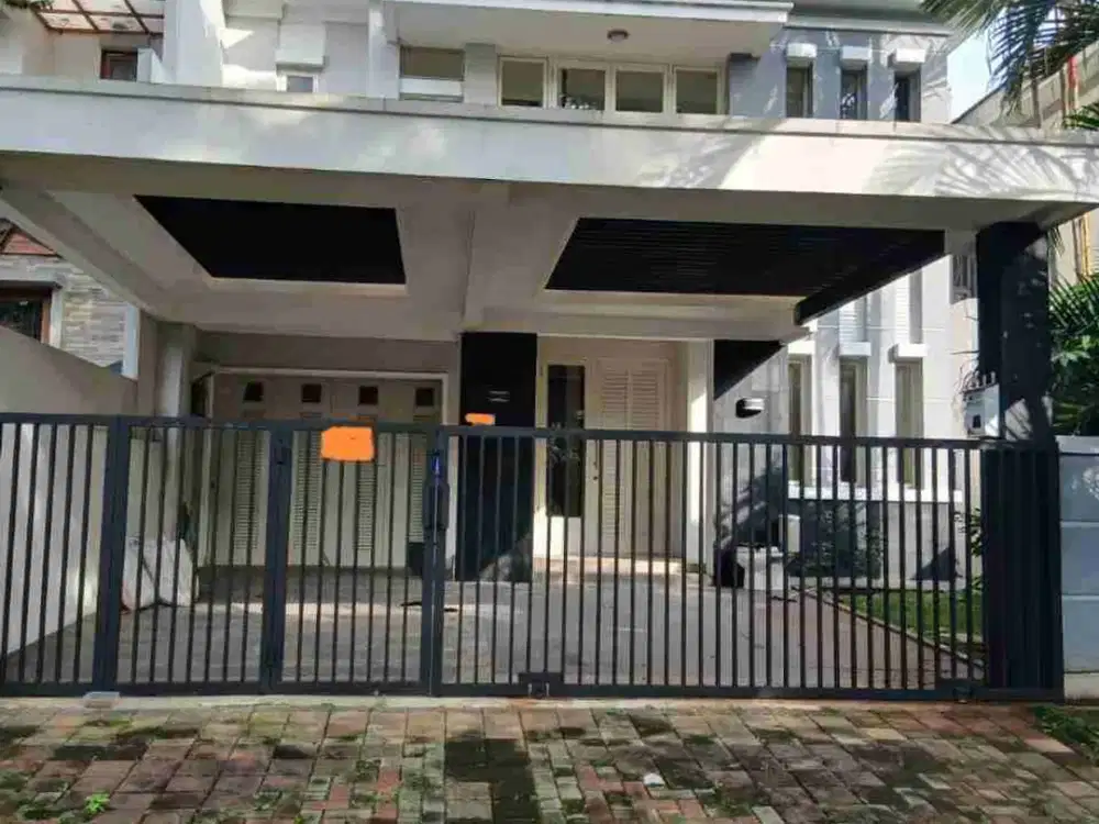 Rumah Bagus dekat stasiun dan tol Delatinos BSD