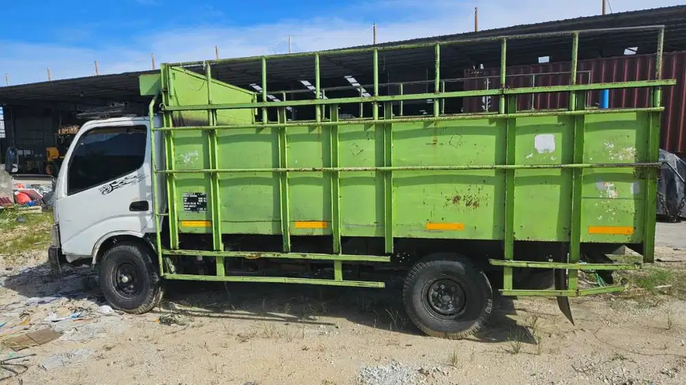TOYOTA DYNA 110 ST LONG TAHUN 2012