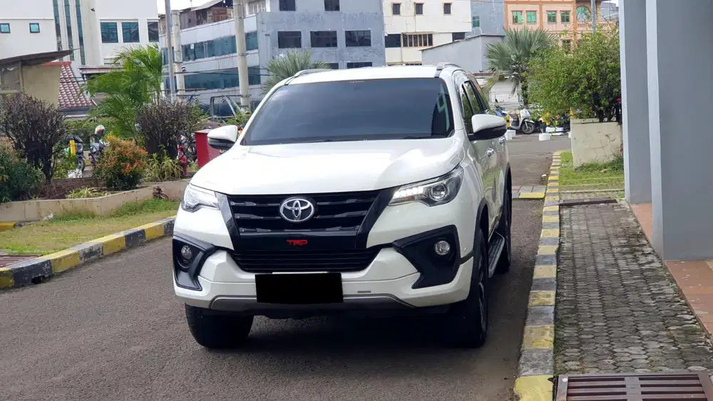 Km27rb toyota fortuner vrz trd sportivo 2019 diesel putih matic