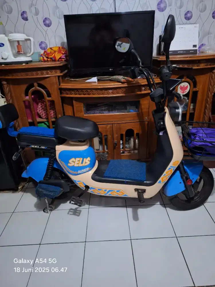 Sepeda listrik anyer second tahun 2023