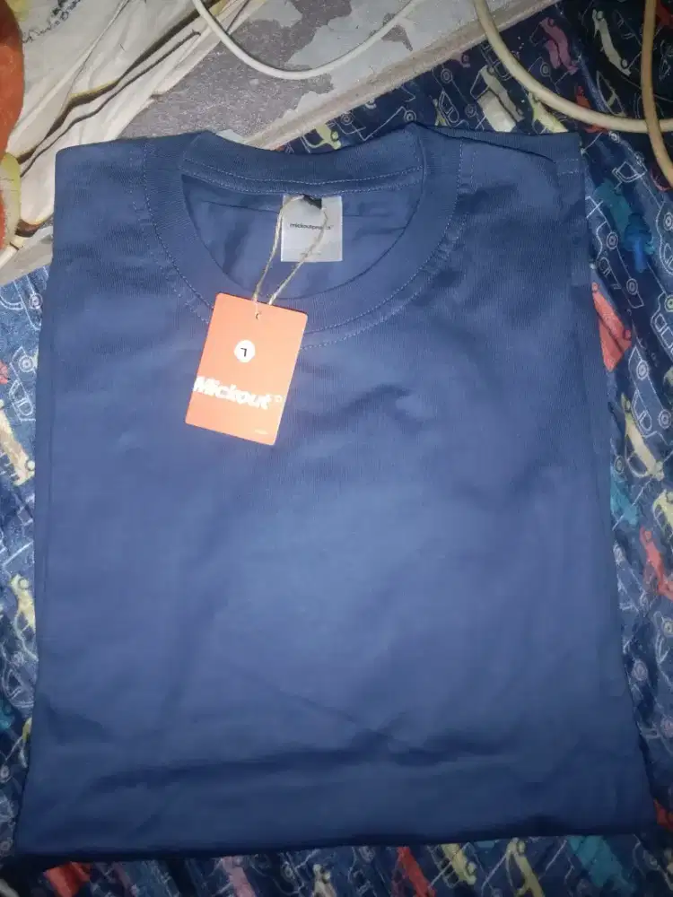 Di jual kaos polosan