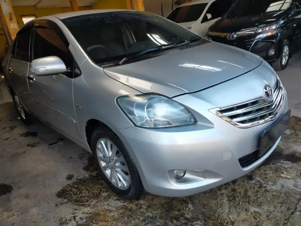 Sedan Toyota Vios 2012