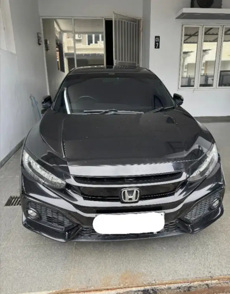 civic turbo hatchback 2019 low km well maintained