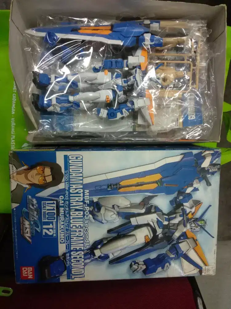 Gundam bandai astray blue 1/100 dan strike rouge 1/144