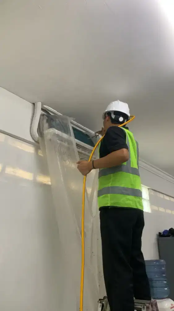 Teknisi AC (Split, Cassete, Standing)