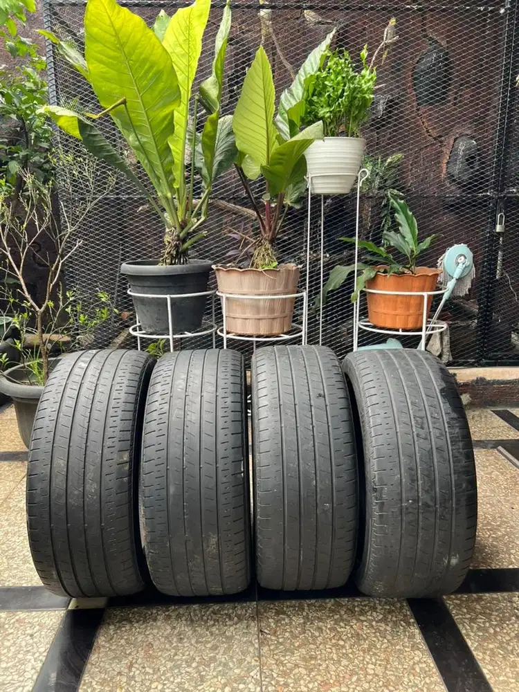 Ban Bridgestone 235/50/18