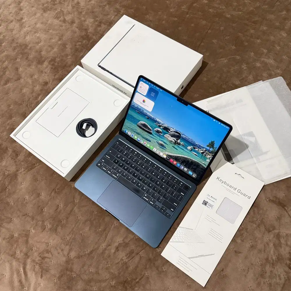 Macbook Air M3 2024 13 inch 8/256 Midnight Fullset Original Like New