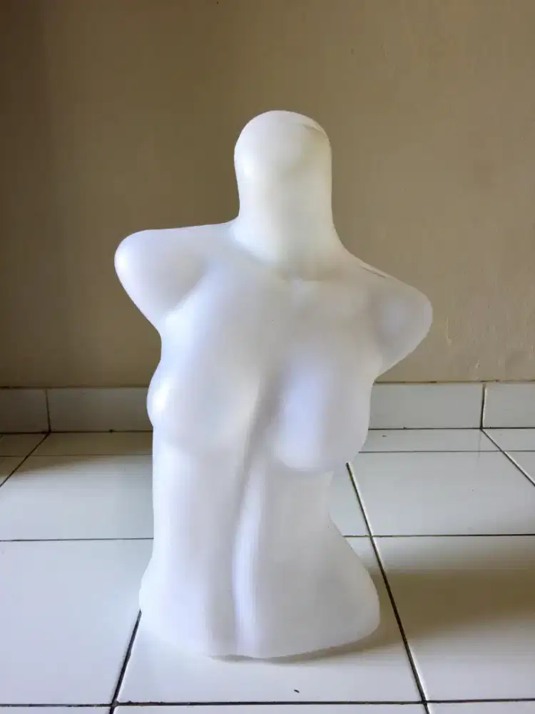 Manekin patung cewek