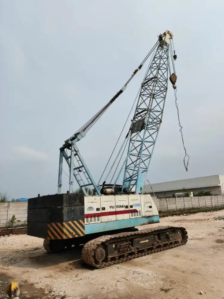 Crawler crane yu Yong Korea capasitas 55 ton tahun 2016