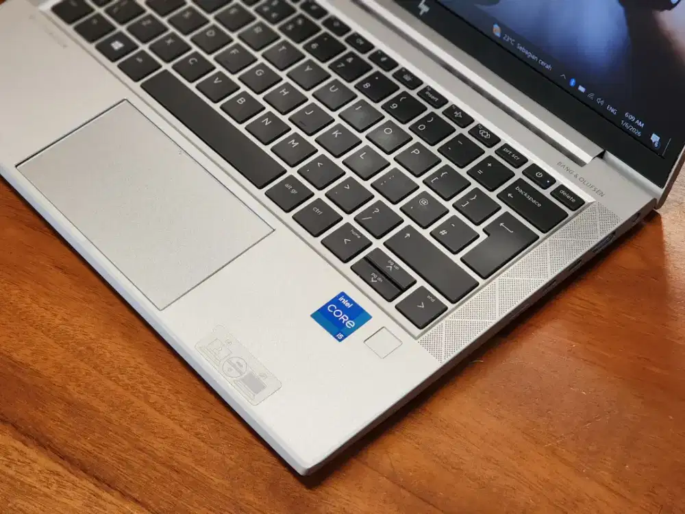 HP 830 G8 Core i5 11th RAM 16GB with Intel IRIS Graphics Performa Sip