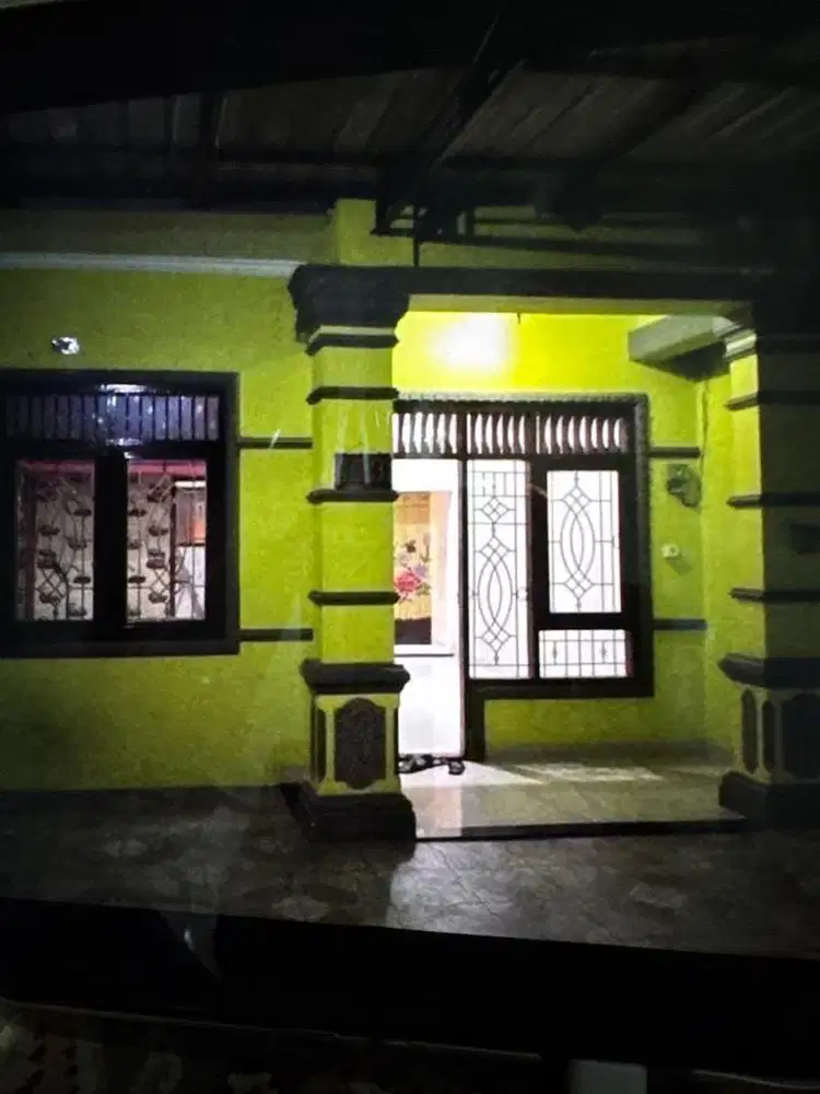 Di sewakan rumah bersih siap huni khusus muslim ya