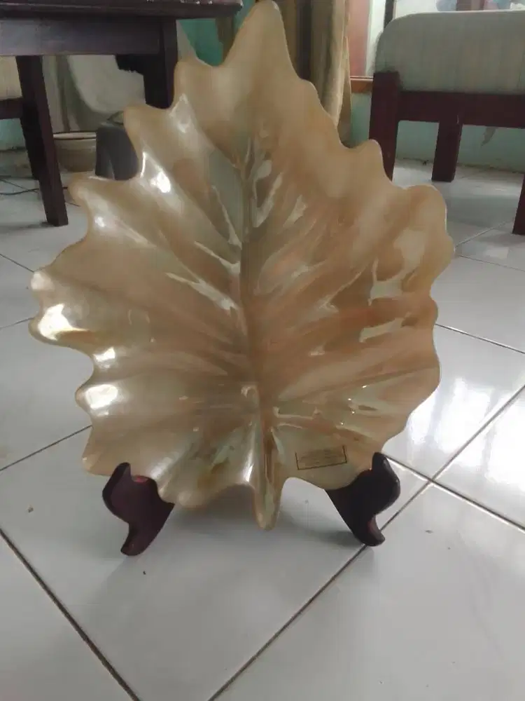 Hiasan Daun bahan pecah belah