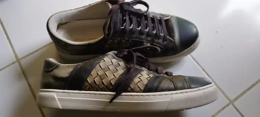 Sepatu pria bermerk dri italy