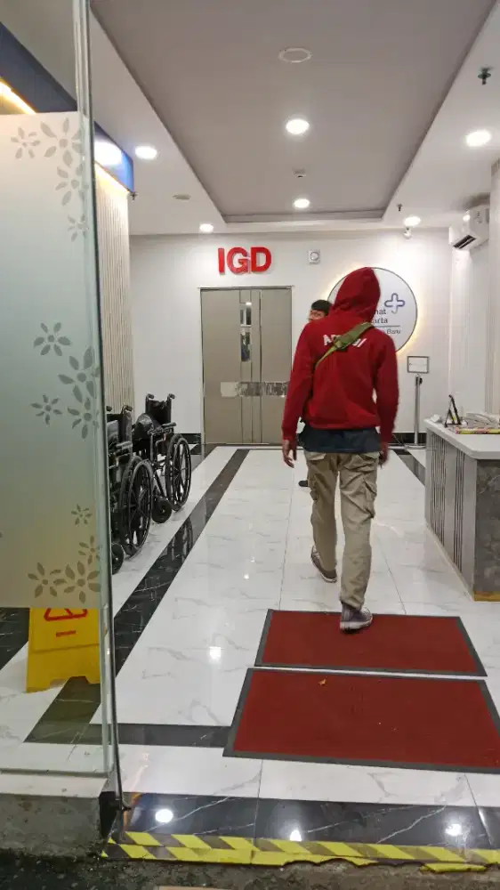 jasa menjaga orang sakit dirumah sakit bila Ada yg perlu saya siap