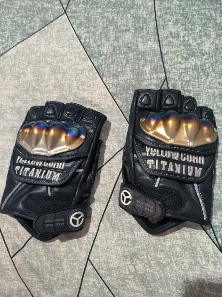 Sarung tangan Yellowcorn Titanium