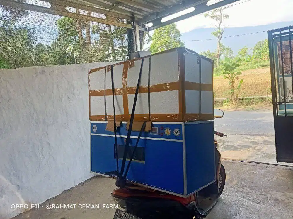 Mesin penetas telur otomatis