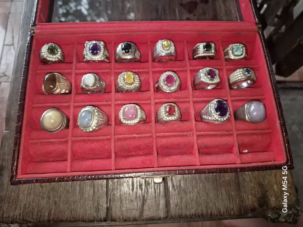 Natural safir ,ruby,opal,zircon,garnet.