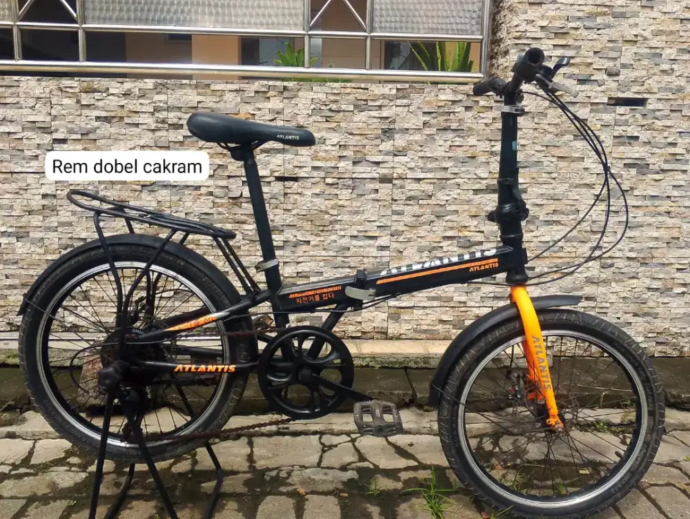 Sepeda lipat rem dobel cakram, semua masih ORI bawaan pabrik