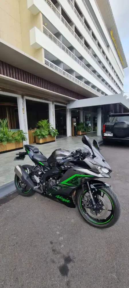Zx25r tahun 2023 plat H warna grey