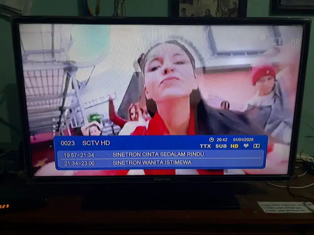 Samsung LED 32 inch free set top box bekas masih bagus jarang dipakai