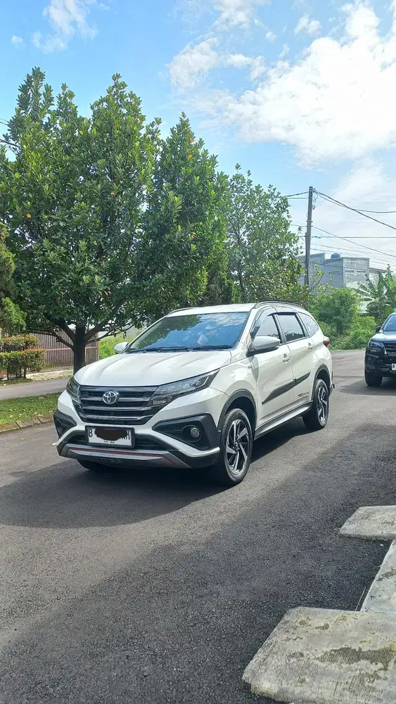 Harga Cash!! Rush TRD at 2021, low km 40rb, full ori cat, warna putih!