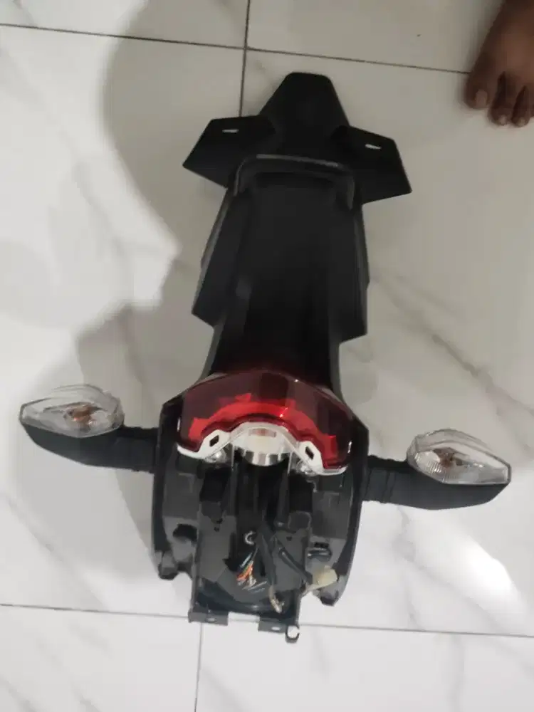 Dijual Knalpot & Spakbor belakang CRF 150 Original