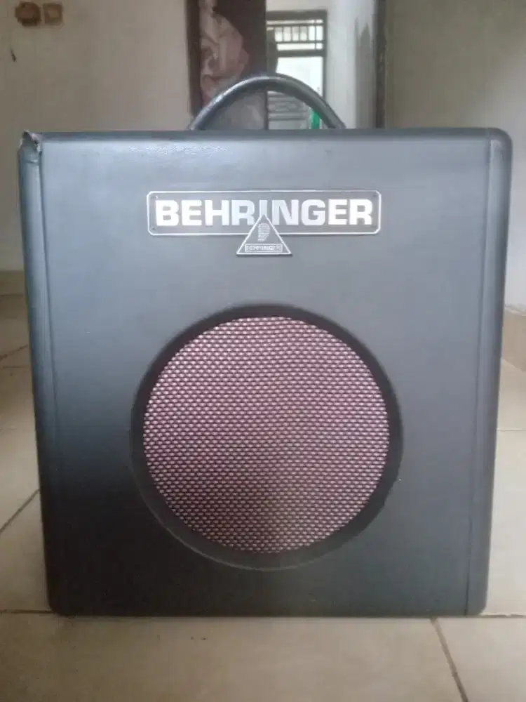 AMPLI BASS BEHRINGER THUNDERBIRD BX108