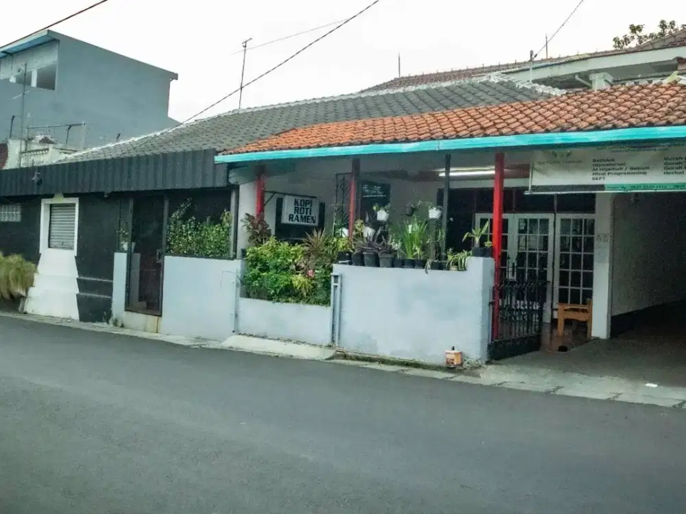 Dijual Rumah di Tengah Kota Cimahi  Luas dan Strategis Semi Furnish
