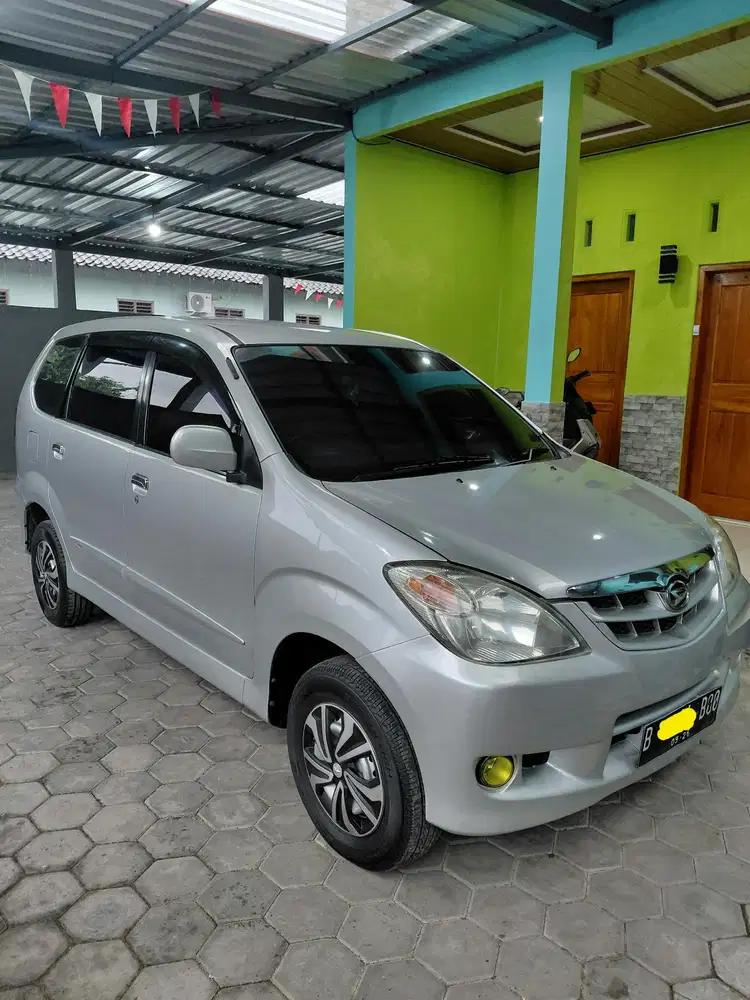 Daihatsu Xenia 2011 Bensin