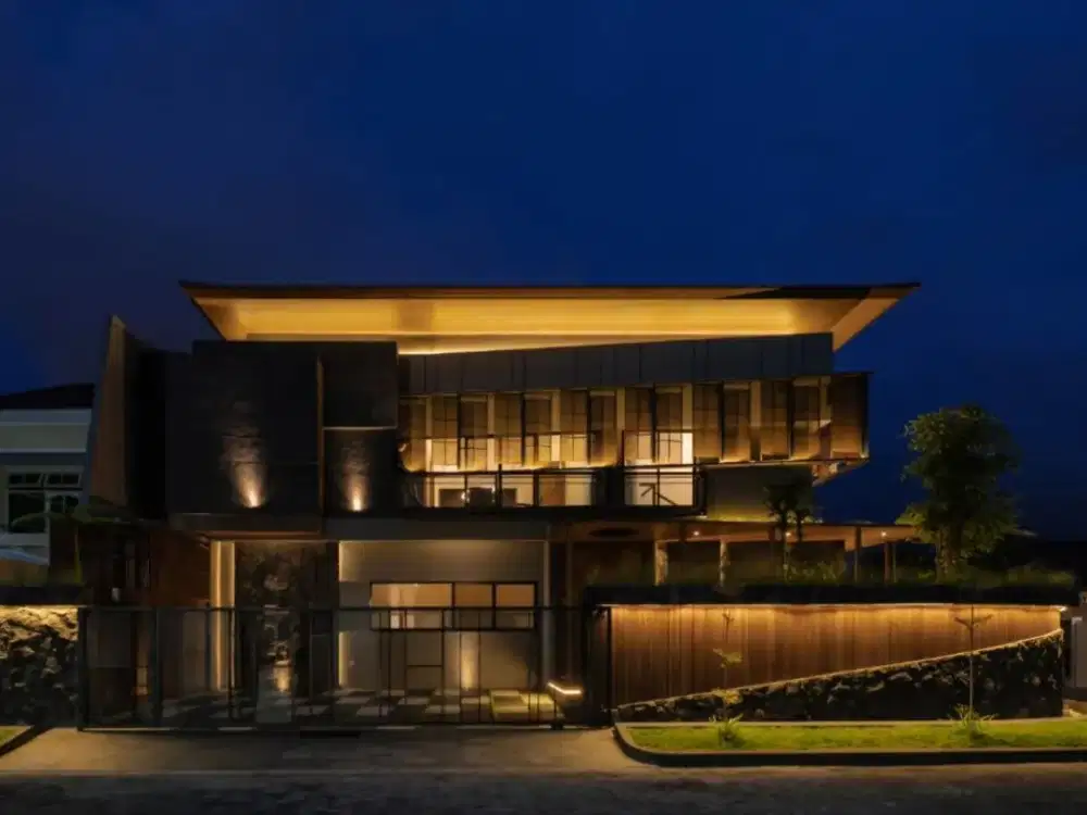 ‼️TURUN HARGA‼️ Rumah Mewah Baru Gress Siap Huni Lokasi Manyar Kertoardi