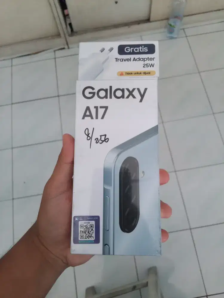 Samsung a17 (8/256) new