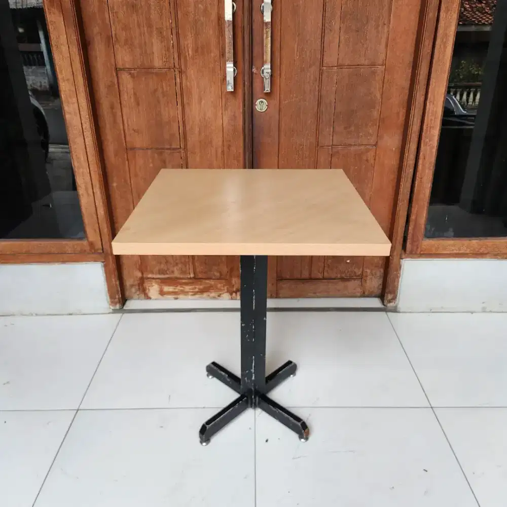 Meja ex Cafe - Meja ex Resto M11