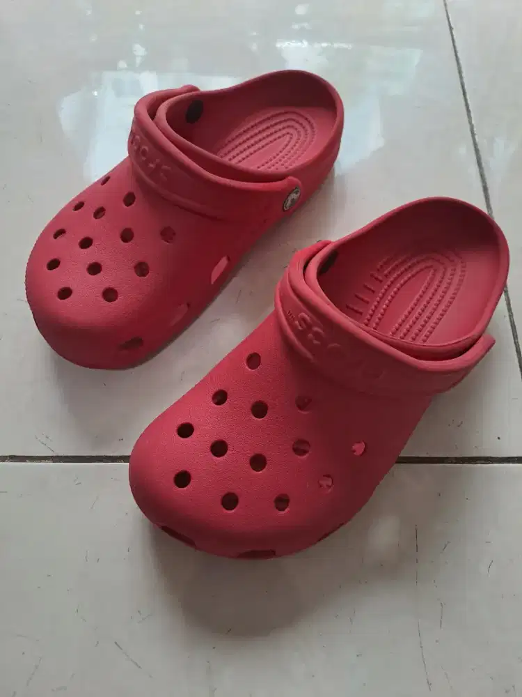 SENDAL CROCS ANAK