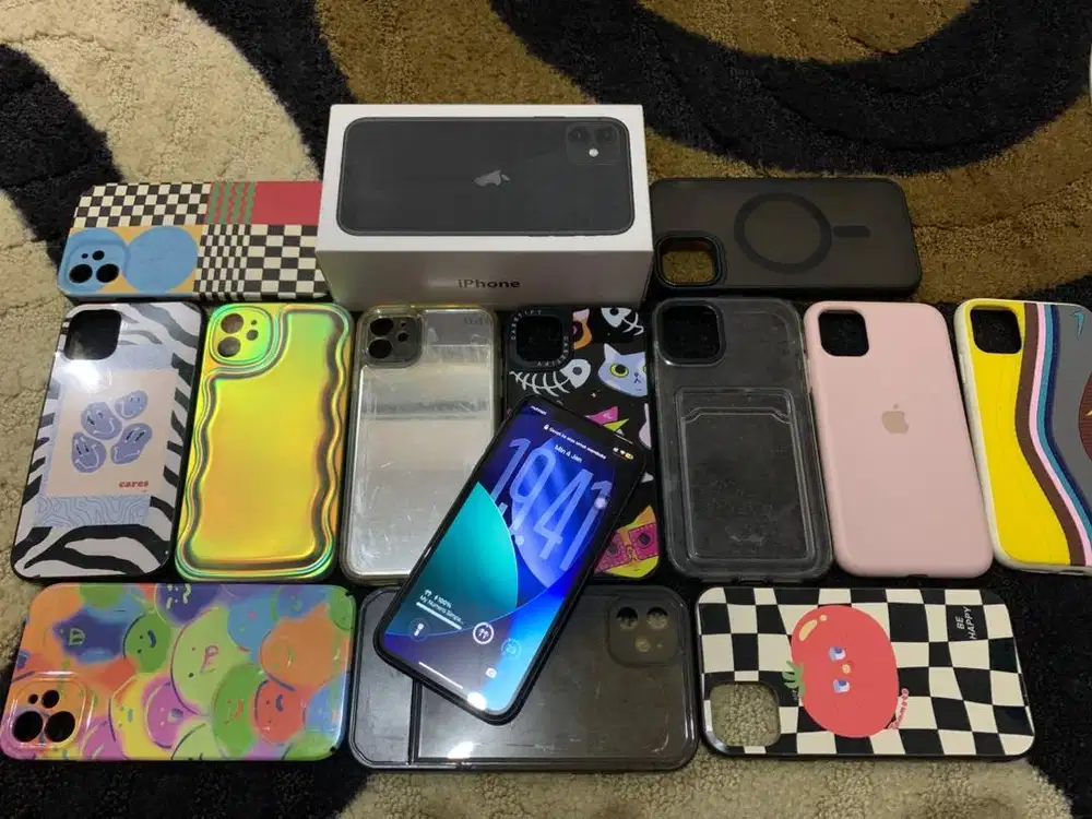 Iphone 11 256gb black dualsim all operator 4G fullset inter ZA/A