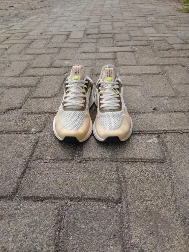 Sepatu sport runing 361