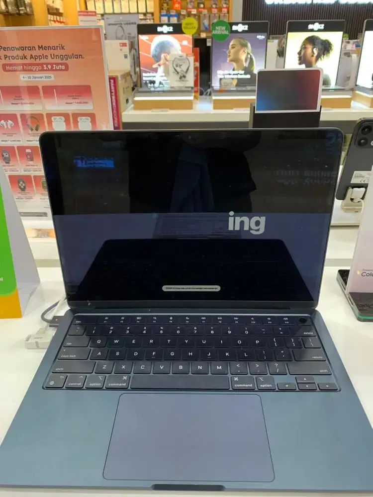 Macbook air m2 16/256gb