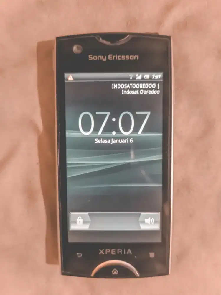 Sony Ericsson xperia ray st18i (2011) langka super mulus