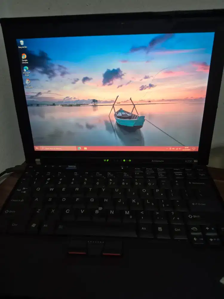 Laptop lenovo thinkpad x200 ,murah .spek gahar