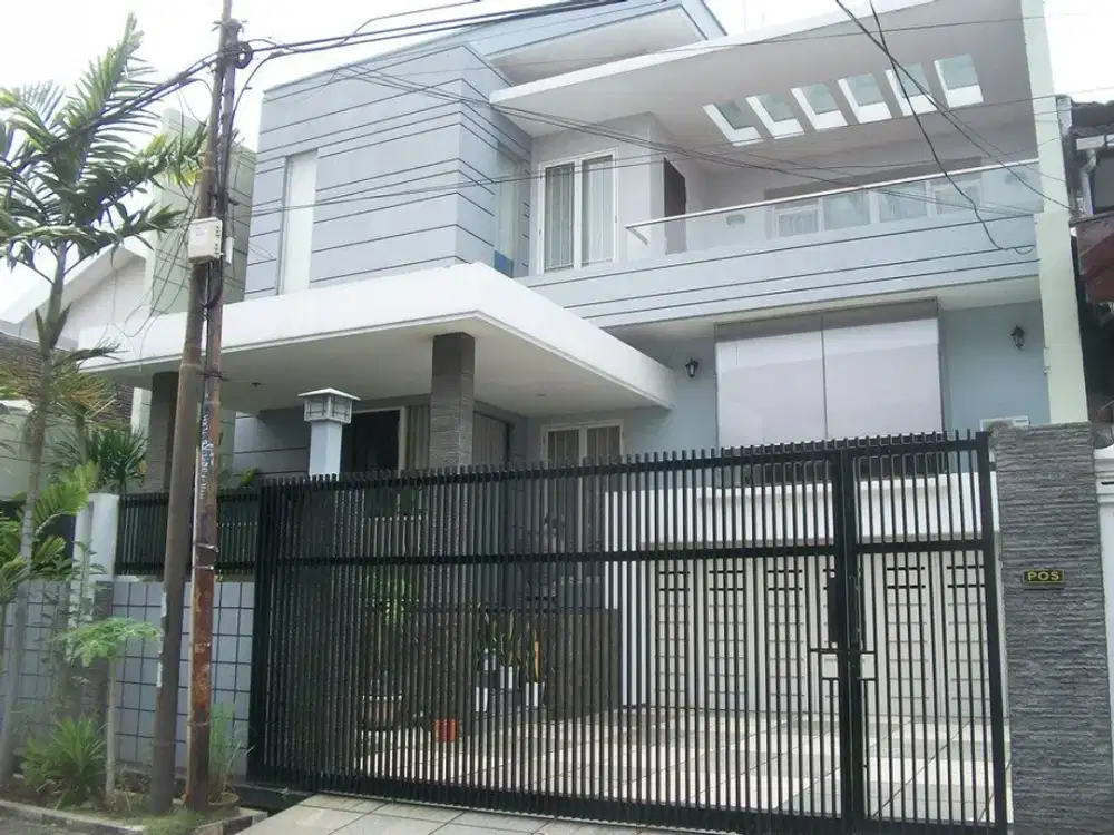 Rumah di Dharmahusada Indah Barat