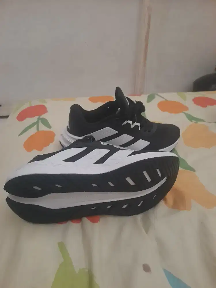 Dijual spatu adidas joz 700rb ja nego