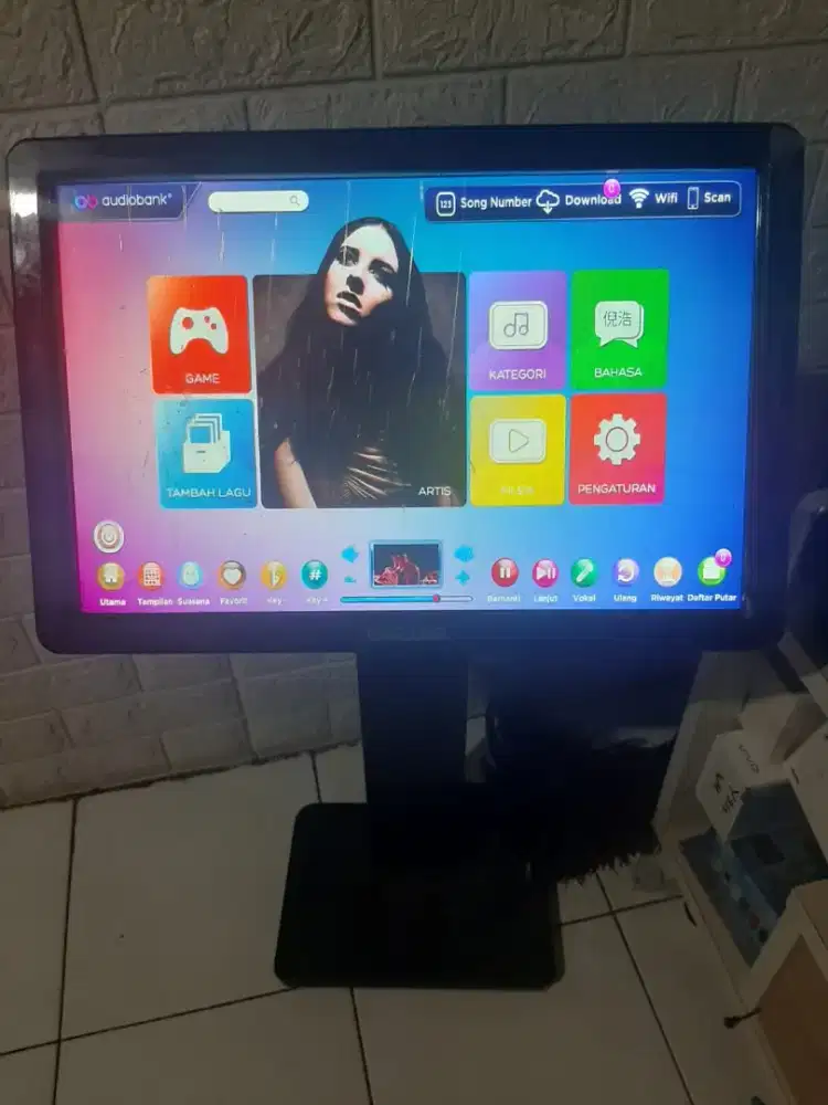 LAYAR TOUCHSCREEN KARAOKE AUDIO BANK MERK CLEVE AUDIO