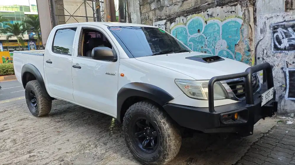 DIJUAL – Toyota Hilux 2.5 E Double Cabin 4x4 MT (2011)