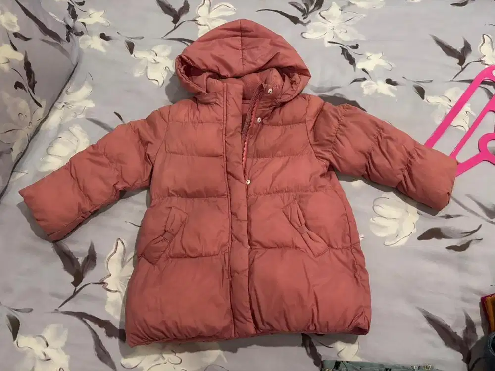 Jaket winter UNIQLO warna pink