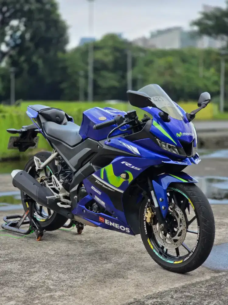 Yamaha R15 V3 MOVISTAR