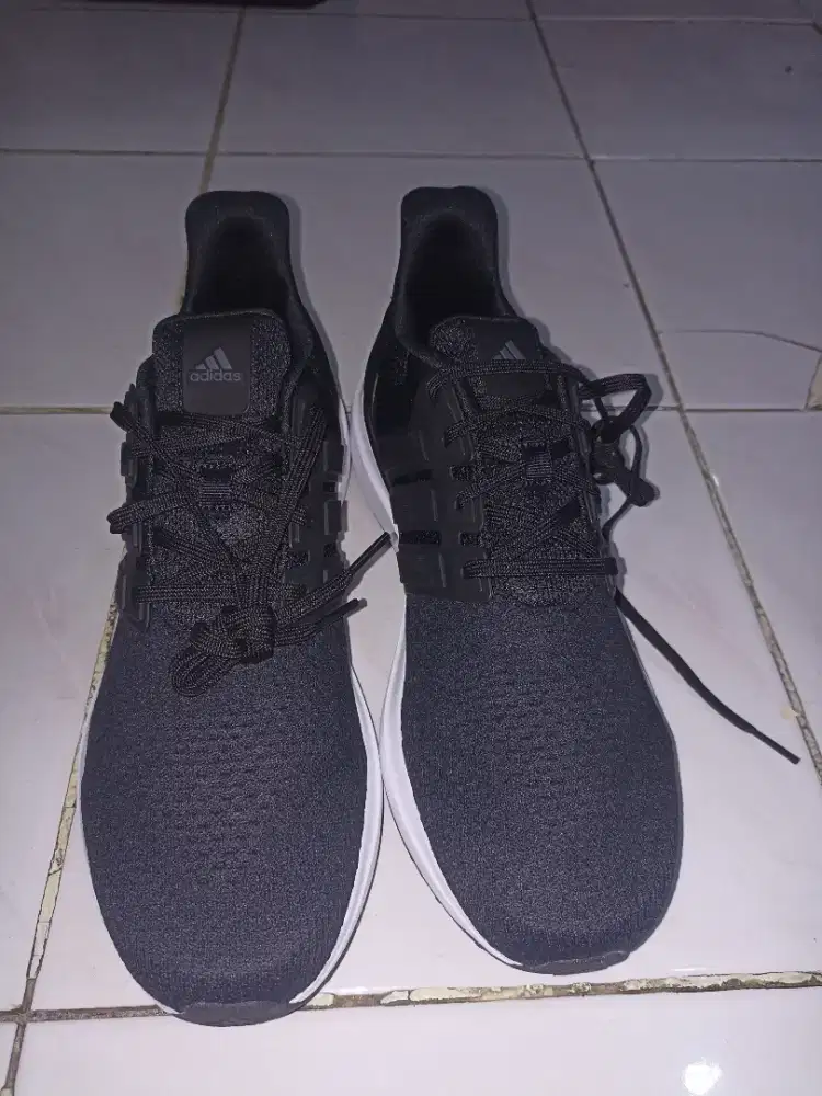 Adidas Ubounce DNA 99% Like new, 100% ORIGINAL, JUAL KILAT