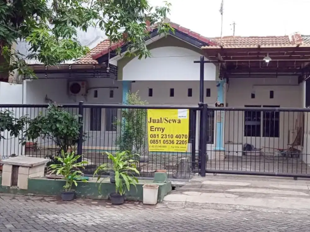 Rumah di Kutisari Indah Utara