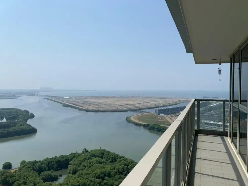 Apartemen mewah pik diatas hotel bintang lima siap pakai