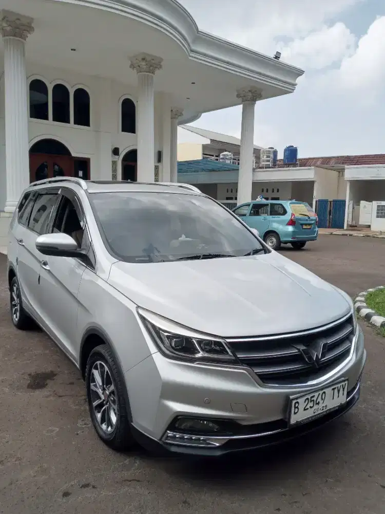 WULING CORTEZ 1,8 L (LUX) i-AMT